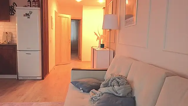 Snapshot of KristineEsme chatting on 25, 11, 2025 KristineEsme online show from 25, 11, 2025