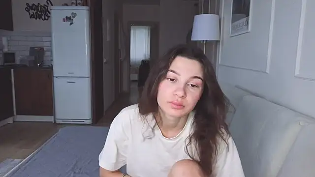 Snapshot of KristineEsme chatting on 27, 11, 2025 KristineEsme online show from 27, 11, 2025