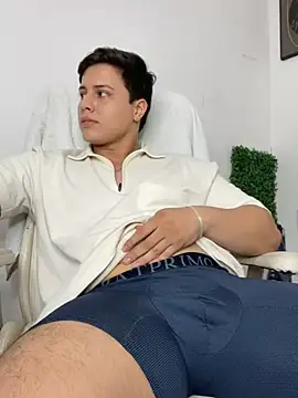Snapshot of Thom_Ohtani chatting on 12, 1, 2025 Thom Ohtani online show from 12, 1, 2025