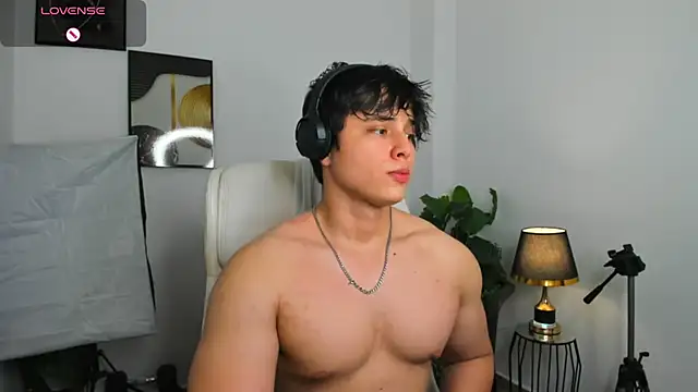 Snapshot of Thom_Ohtani chatting on 9, 3, 2025 Thom Ohtani online show from 9, 3, 2025