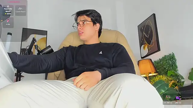 Snapshot of Thom_Ohtani chatting on 23, 4, 2026 Thom Ohtani online show from 23, 4, 2026