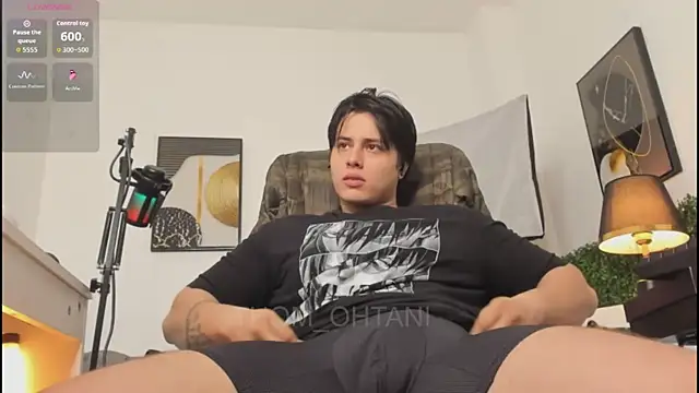 Snapshot of Thom_Ohtani chatting on 5, 5, 2026 Thom Ohtani online show from 5, 5, 2026