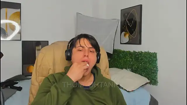 Snapshot of Thom_Ohtani chatting on 13, 5, 2026 Thom Ohtani online show from 13, 5, 2026