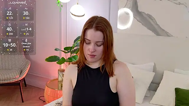 Snapshot of EllieGarson chatting on 4, 6, 2026 EllieGarson online show from 4, 6, 2026