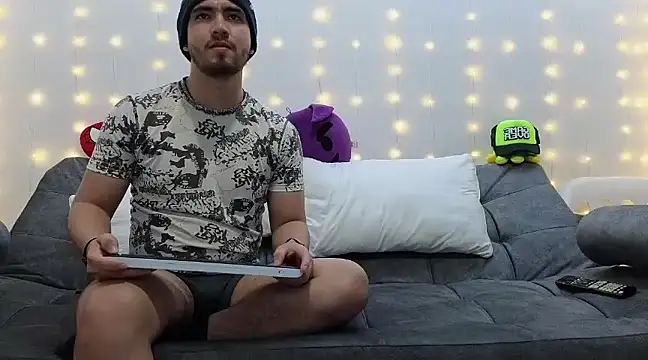 Snapshot of ErickBrant chatting on 28, 1, 2025 ErickBrant online show from 28, 1, 2025