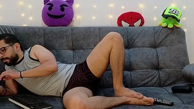 Snapshot of ErickBrant chatting on 6, 3, 2025 ErickBrant online show from 6, 3, 2025