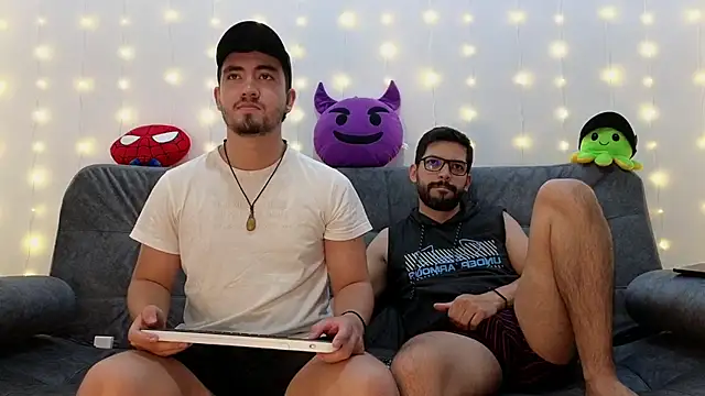 Snapshot of ErickBrant chatting on 11, 3, 2025 ErickBrant online show from 11, 3, 2025