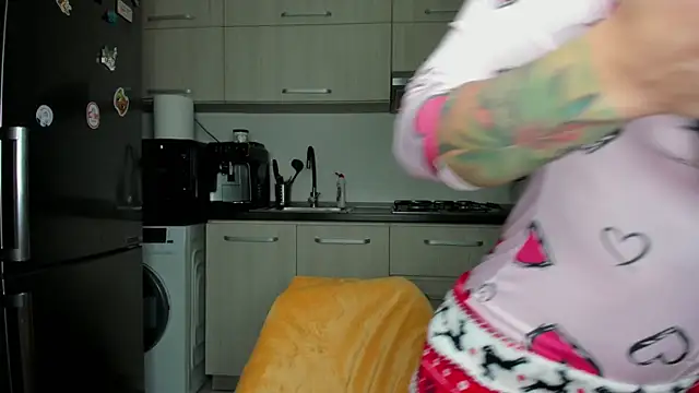 NNNoire online show from 8, 2, 2025