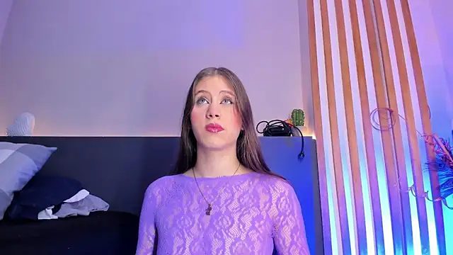 sara  jones gh online show from 22, 9, 2025