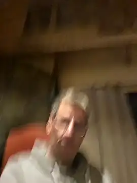 Snapshot of dimitrimarek chatting on 4, 1, 2025 dimitrimarek online show from 4, 1, 2025