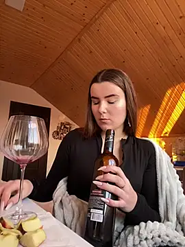 mewKate online show from 25, 2, 2025