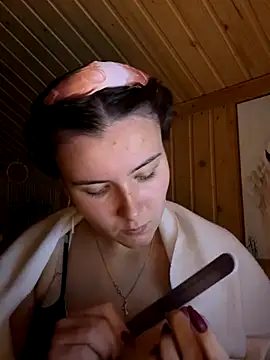 mewKate online show from 4, 10, 2025