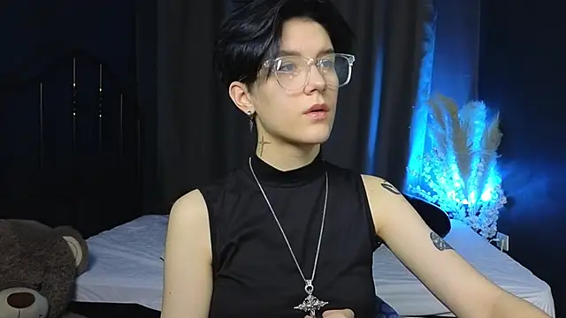 Snapshot of Hyeon_Jin chatting on 12, 3, 2025 Hyeon Jin online show from 12, 3, 2025