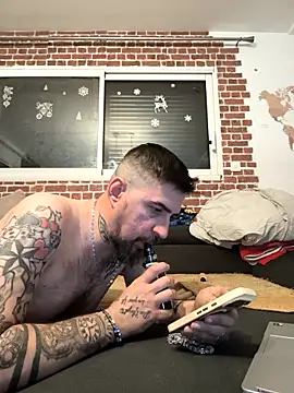 Snapshot of thefrenchkiss25 chatting on 24, 3, 2026 thefrenchkiss25 online show from 24, 3, 2026