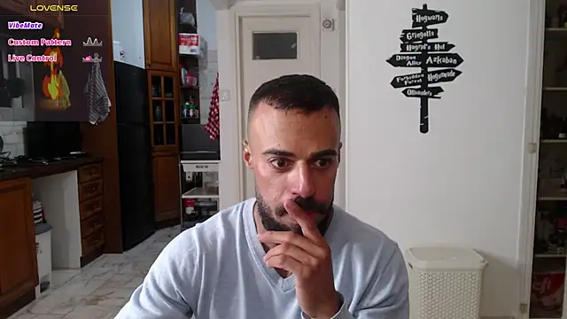 Snapshot of todddantes25 chatting on 28, 2, 2025 todddantes25 online show from 28, 2, 2025