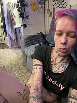 Snapshot of trashbrat chatting on 19, 3, 2026 trashbrat online show from 19, 3, 2026