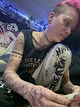 Snapshot of trashbrat chatting on 1, 4, 2026 trashbrat online show from 1, 4, 2026