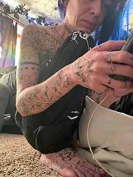 Snapshot of trashbrat chatting on 1, 4, 2026 trashbrat online show from 1, 4, 2026