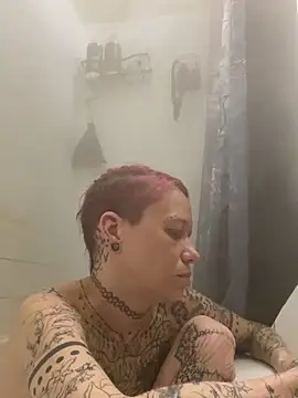 Snapshot of trashbrat chatting on 5, 4, 2026 trashbrat online show from 5, 4, 2026