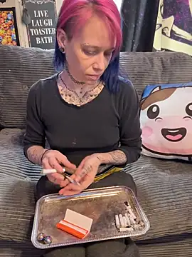 Snapshot of trashbrat chatting on 5, 4, 2026 trashbrat online show from 5, 4, 2026