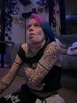 Snapshot of trashbrat chatting on 8, 4, 2026 trashbrat online show from 8, 4, 2026