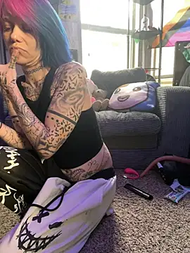 Snapshot of trashbrat chatting on 9, 4, 2026 trashbrat online show from 9, 4, 2026