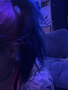 Snapshot of trashbrat chatting on 12, 4, 2026 trashbrat online show from 12, 4, 2026