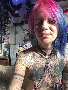 Snapshot of trashbrat chatting on 14, 4, 2026 trashbrat online show from 14, 4, 2026