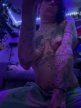 Snapshot of trashbrat chatting on 15, 4, 2026 trashbrat online show from 15, 4, 2026