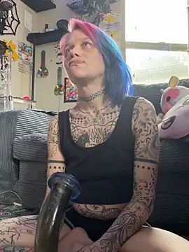 Snapshot of trashbrat chatting on 24, 4, 2026 trashbrat online show from 24, 4, 2026