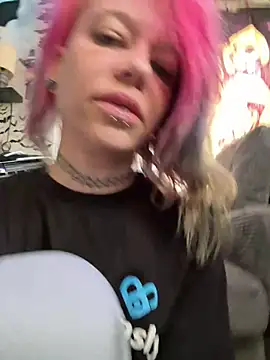 Snapshot of trashbrat chatting on 30, 7, 2026 trashbrat online show from 30, 7, 2026