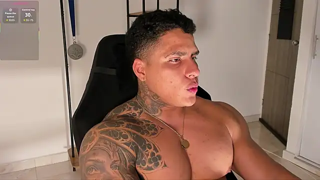 Snapshot of Maximoscott chatting on 15, 9, 2025 Maximoscott online show from 15, 9, 2025