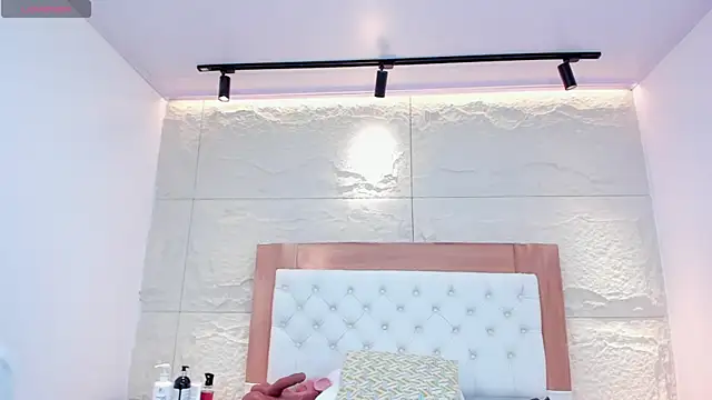 Snapshot of FLEURGRECO chatting on 13, 5, 2026 FLEURGRECO online show from 13, 5, 2026