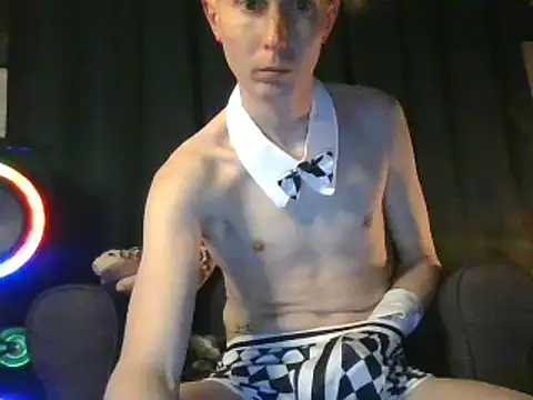 Snapshot of Slytherin-Boy009 chatting on 7, 1, 2025 Slytherin-Boy009 online show from 7, 1, 2025