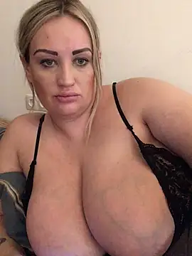 VikiiStoun online show from 2, 3, 2025