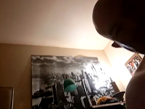 hesjustafriend online show from 17, 6, 2026
