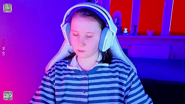 Snapshot of mon_lola chatting on 14, 1, 2026 mon lola online show from 14, 1, 2026