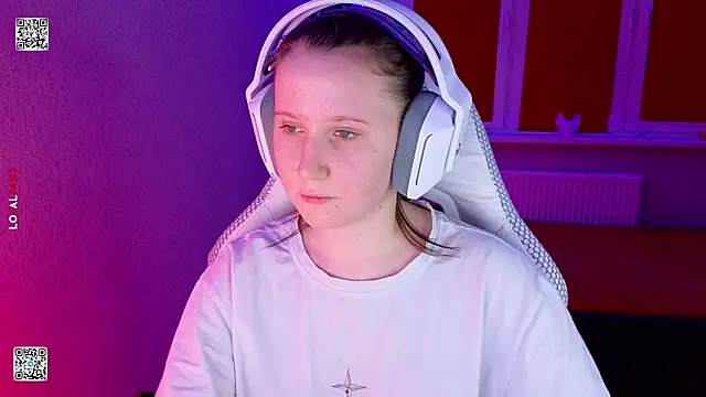 Snapshot of mon_lola chatting on 13, 3, 2026 mon lola online show from 13, 3, 2026