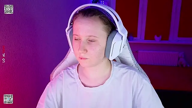 Snapshot of mon_lola chatting on 14, 3, 2026 mon lola online show from 14, 3, 2026