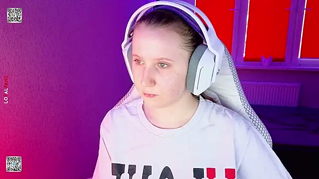 Snapshot of mon_lola chatting on 27, 3, 2026 mon lola online show from 27, 3, 2026