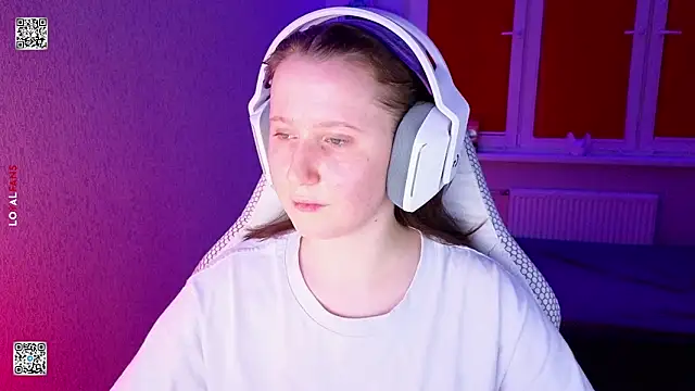 Snapshot of mon_lola chatting on 28, 3, 2026 mon lola online show from 28, 3, 2026