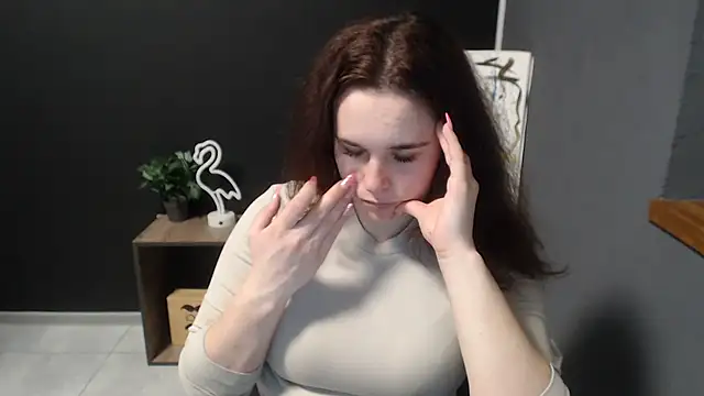 mini girly online show from 10, 2, 2025