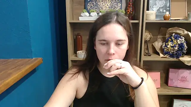 mini girly online show from 29, 9, 2025