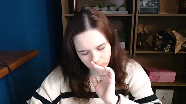 mini girly online show from 17, 12, 2025