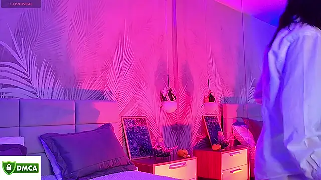 Emma plux online show from 2, 11, 2025