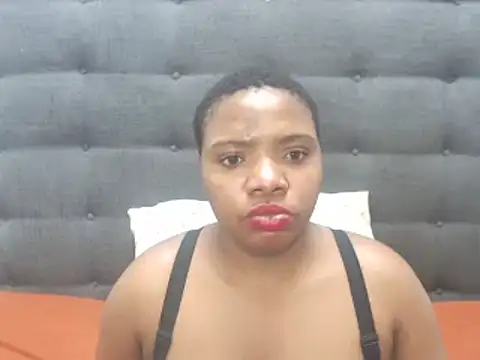 Snapshot of Devinexboobs2 chatting on 1, 3, 2025 Devinexboobs2 online show from 1, 3, 2025