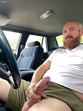 Snapshot of 32XRedBeard chatting on 9, 10, 2025 32XRedBeard online show from 9, 10, 2025