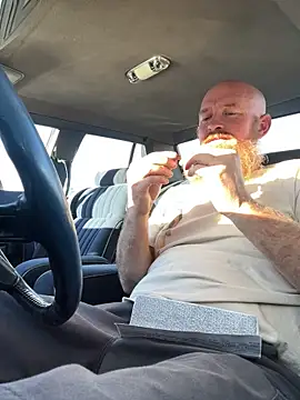 Snapshot of 32XRedBeard chatting on 7, 2, 2026 32XRedBeard online show from 7, 2, 2026