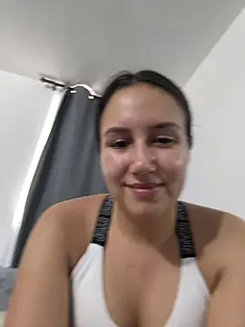 Snapshot of Jullya_x chatting on 8, 4, 2026 Jullya x online show from 8, 4, 2026