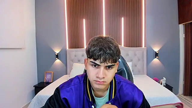 Tommy18   online show from 30, 10, 2025